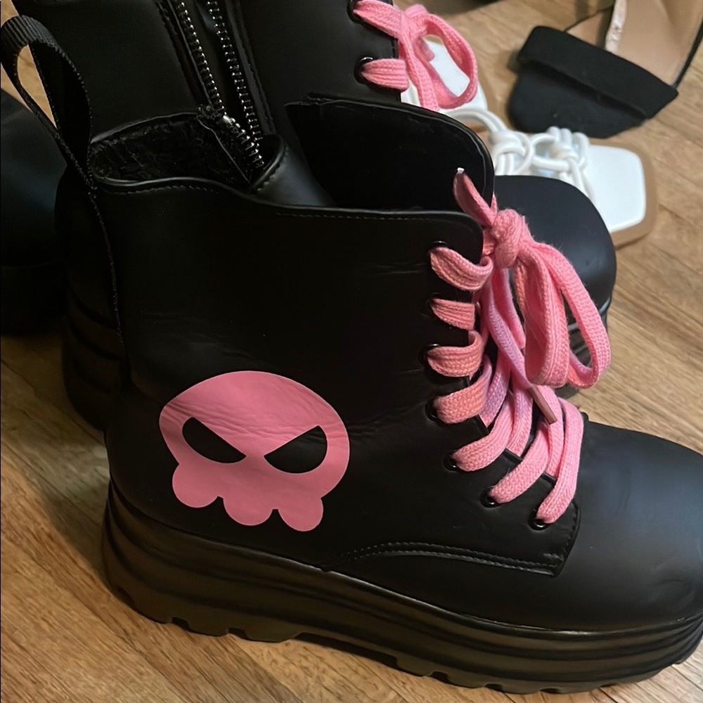 SHEIN Black and Pink Heeled Boots with Skull Design